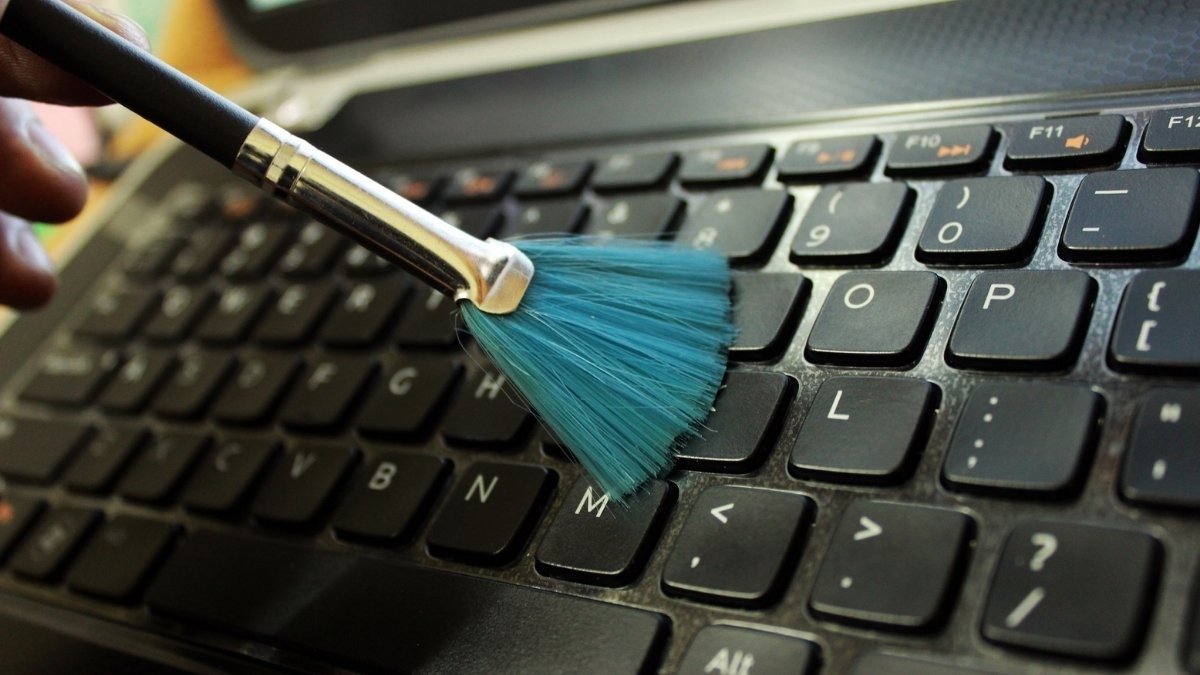 Bụi bẩn bám trên bàn phím, có thể khiến phím Print Screen bị kẹt hoặc không hoạt động