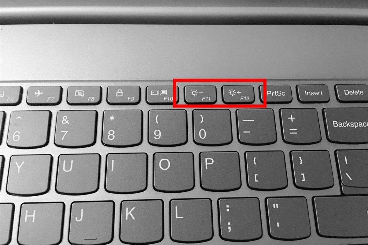 Nút tăng giảm ánh sáng trên laptop Windows