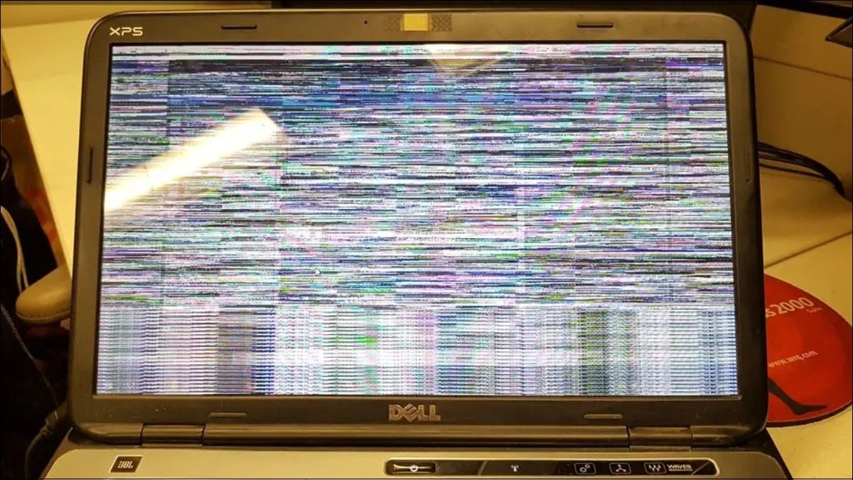 Tránh làm rơi vỡ laptop vì sẽ ảnh hưởng đến phần cứng và màn hình