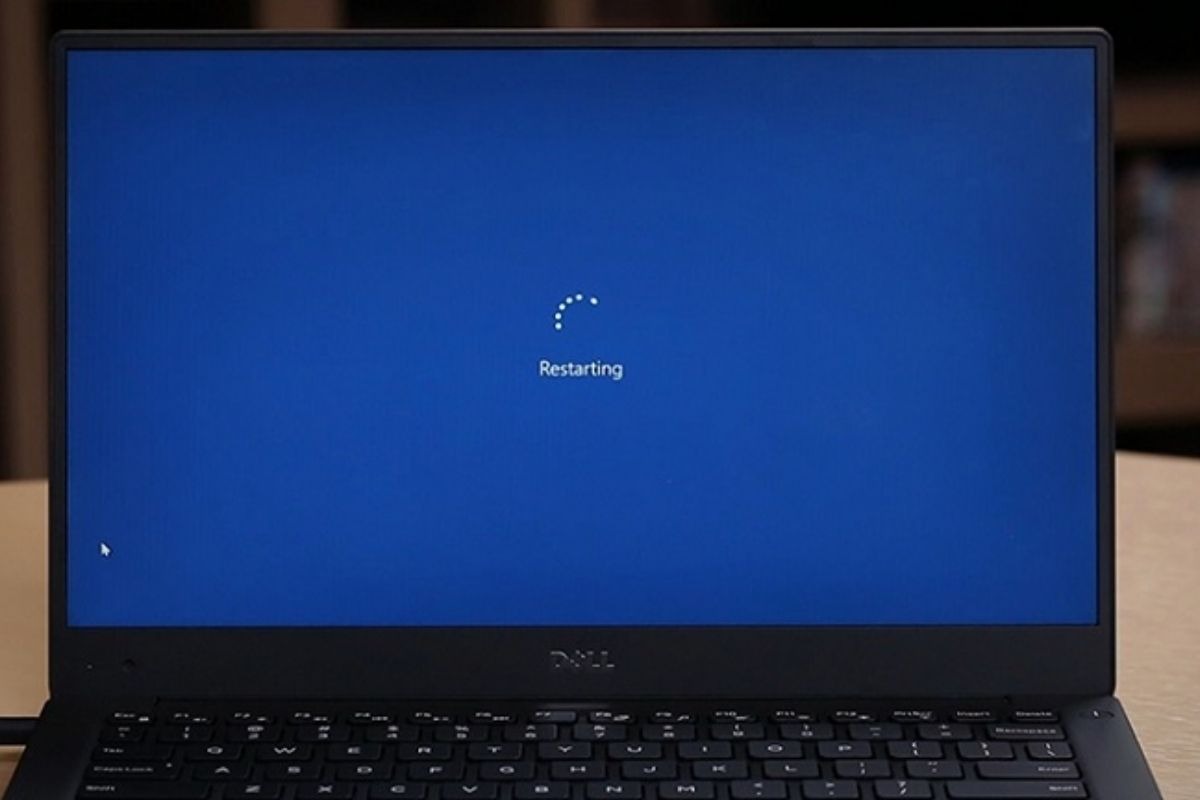 Khởi động lại máy tính là một trong những cách đơn giản và hiệu quả nhất