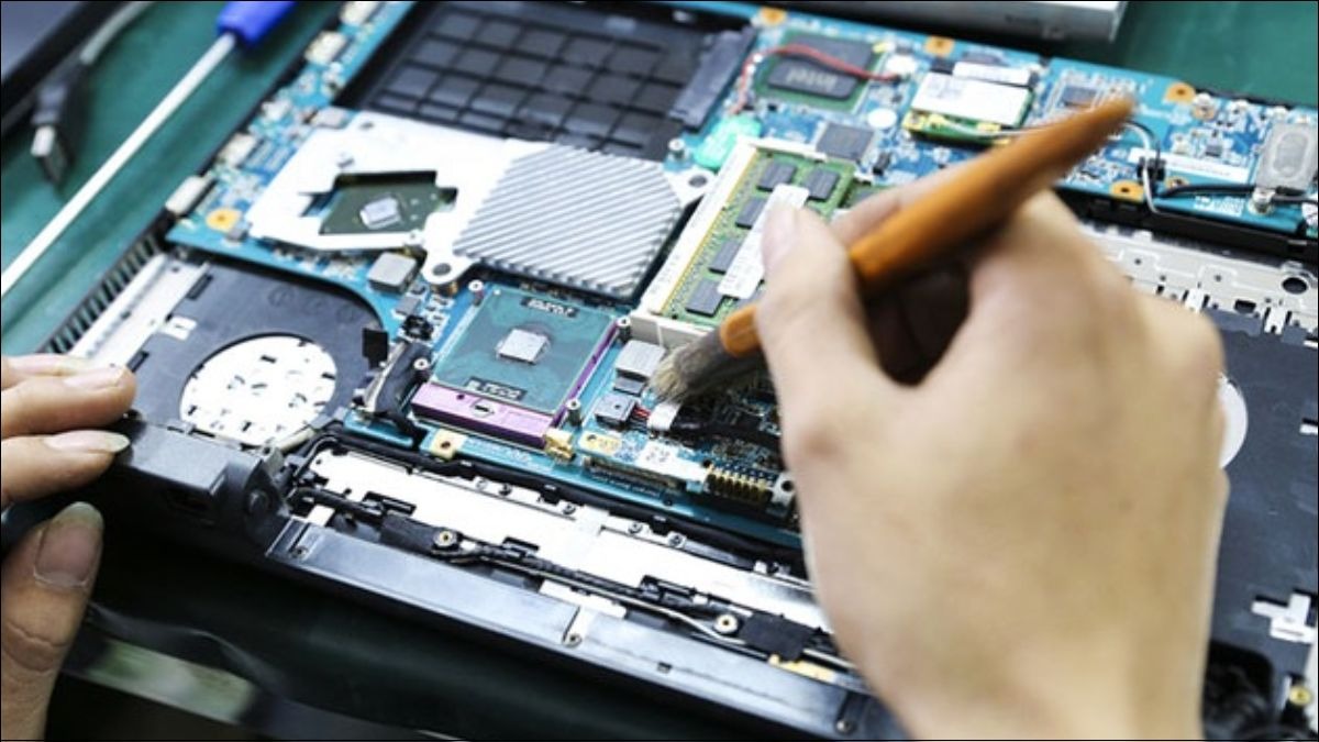 Vệ sinh laptop định kì để hạn chế hư hỏng máy