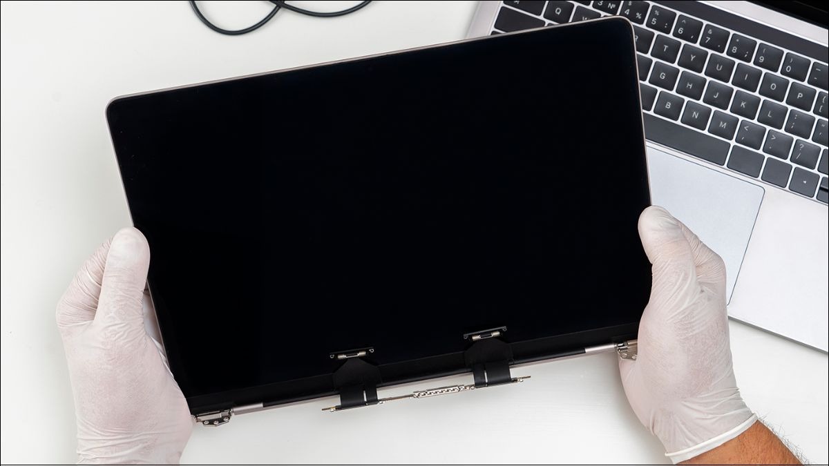 Thay màn hình khi màn hình laptop bị hỏng