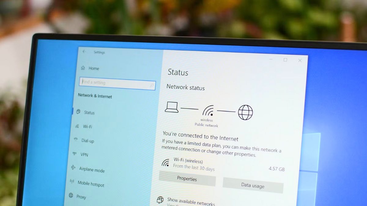 Một trong những nguyên nhân phổ biến khiến laptop update bị treo đó là do kết nối mạng. Để khắc phục laptop update quá lâu, bạn hãy kiểm tra lại đường truyền Internet và đảm bảo kết nối ổn định.