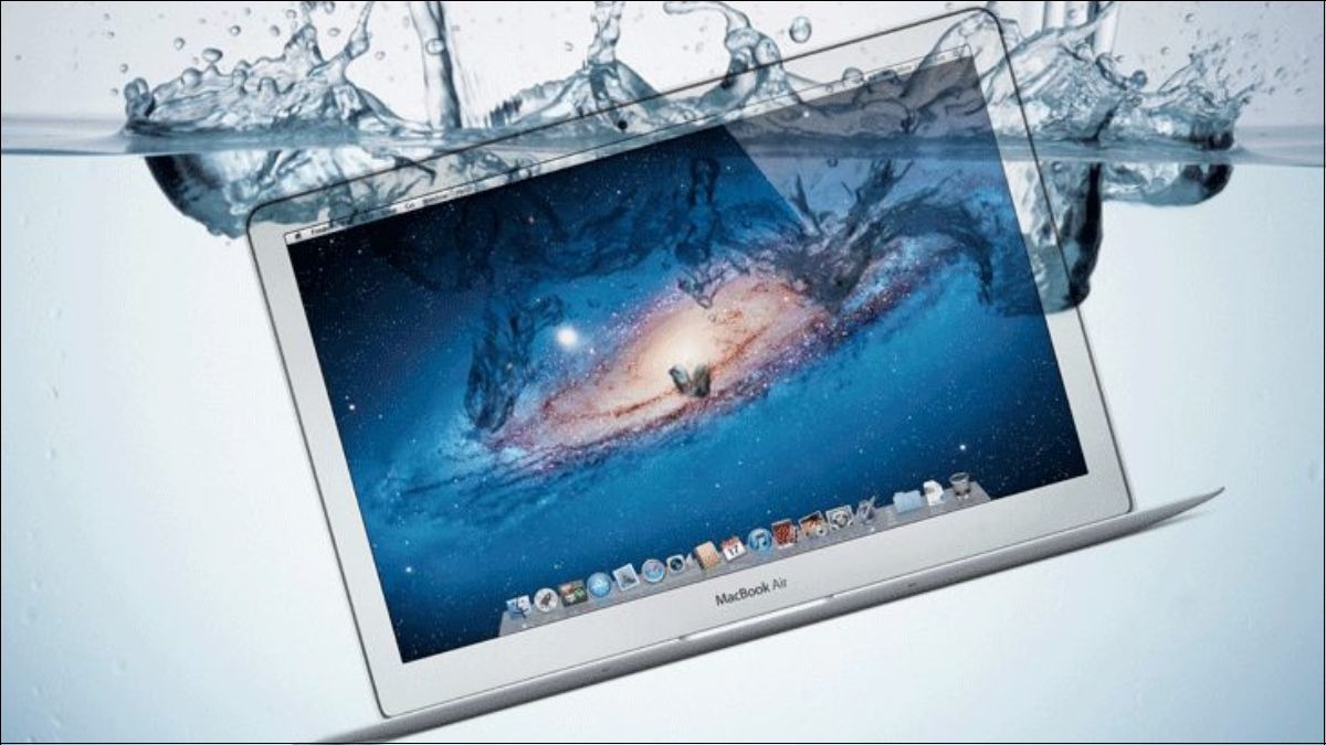 Laptop dính nước có thể làm hỏng các linh kiện, gây ra hiện tượng chảy mực