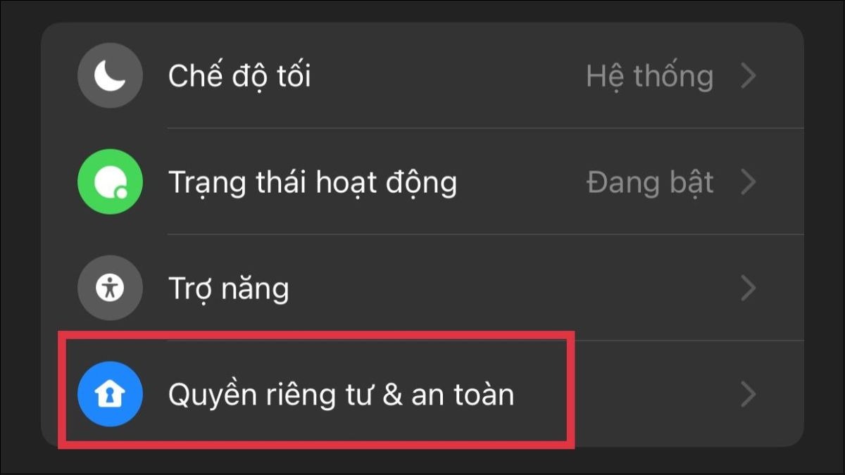 Chọn mục Quyền riêng tư & an toàn