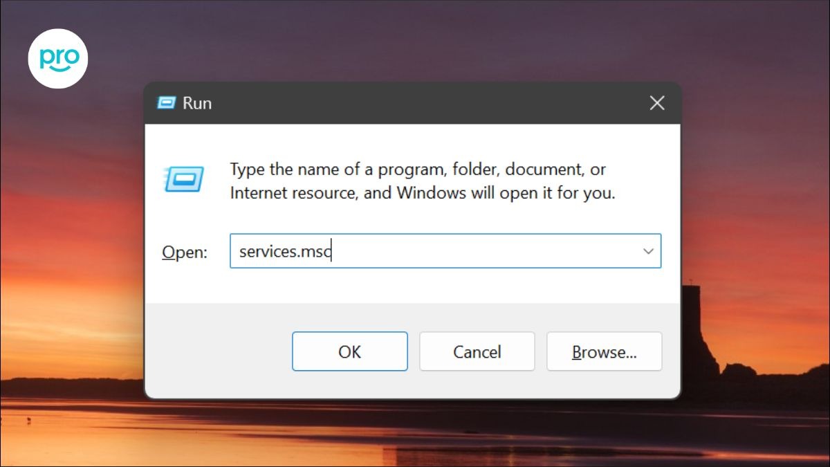 Mở hộp thoại Run và nhập services.msc