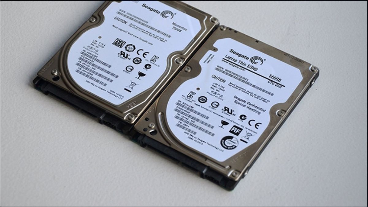 Ổ cứng HDD truyền thống có tốc độ đọc ghi chậm, dễ bị phân mảnh là một trong những nguyên nhân chính