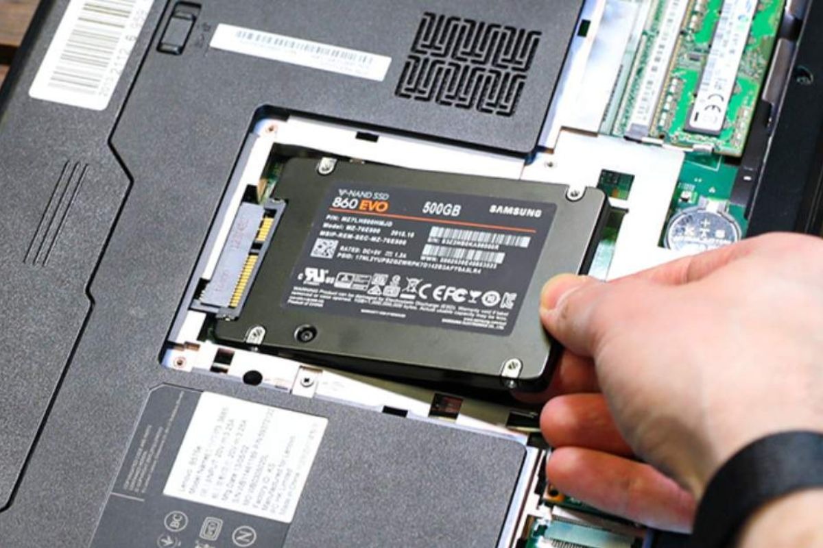 Giá thay ổ cứng laptop có thể thay đổi tùy thuộc vào nhiều yếu tố