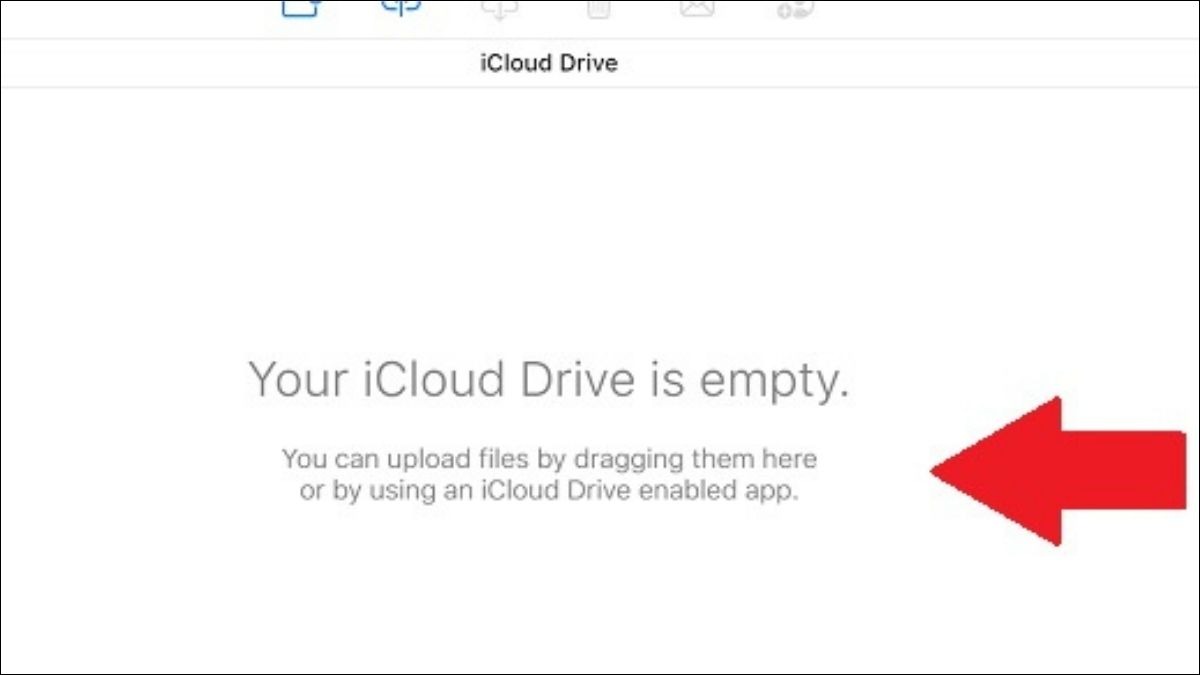 Tải file lên iCloud Drive bằng cách kéo thả tệp tin vào cửa sổ iCloud Drive hoặc sử dụng nút tải lên