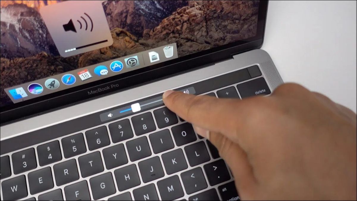 Control Strip trên Touch Bar giúp điều chỉnh âm lượng