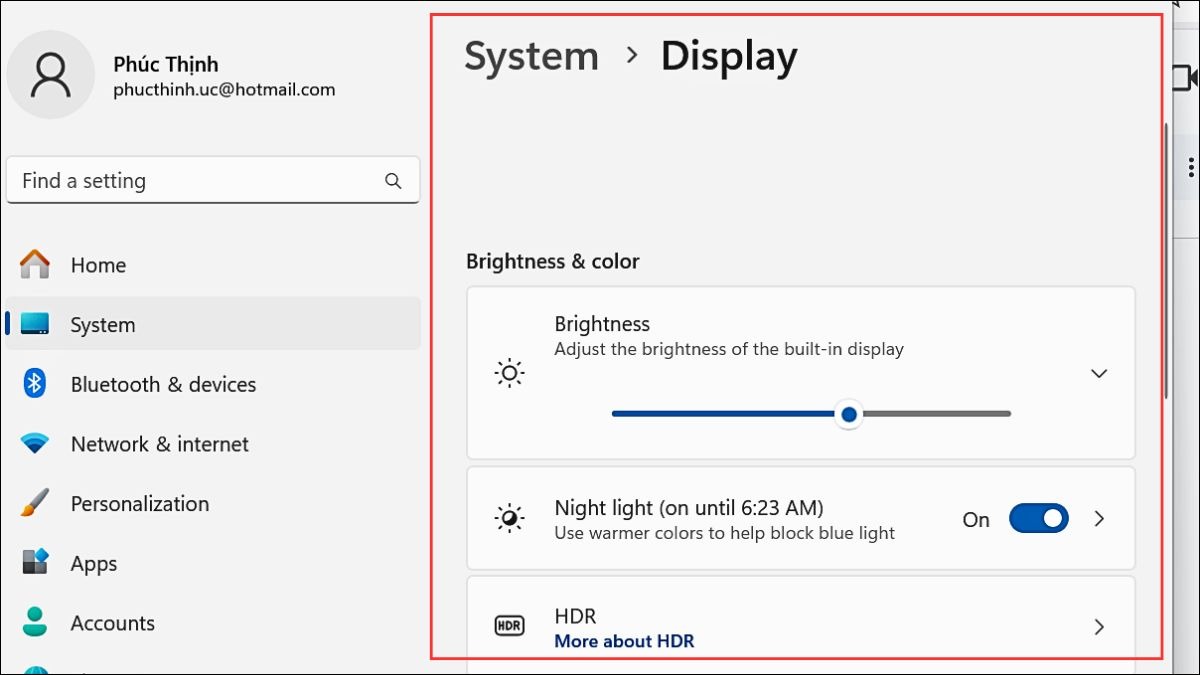Chọn System và sau đó chọn Display