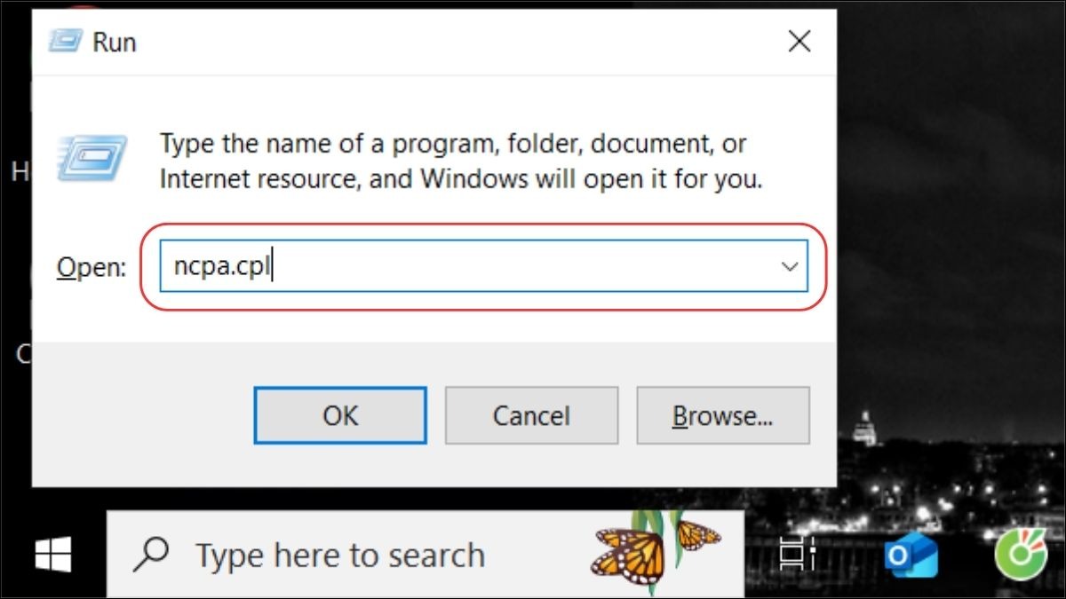 Nhấn tổ hợp phím Windows + R, gõ ncpa.cpl và nhấn Enter để mở cửa sổ Network Connections.