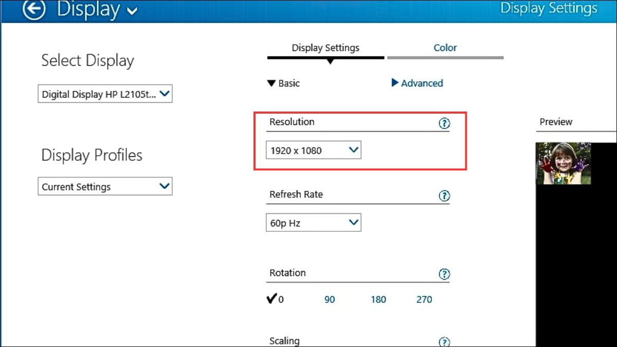 Điều chỉnh Resolution sao cho phù hợp với màn hình