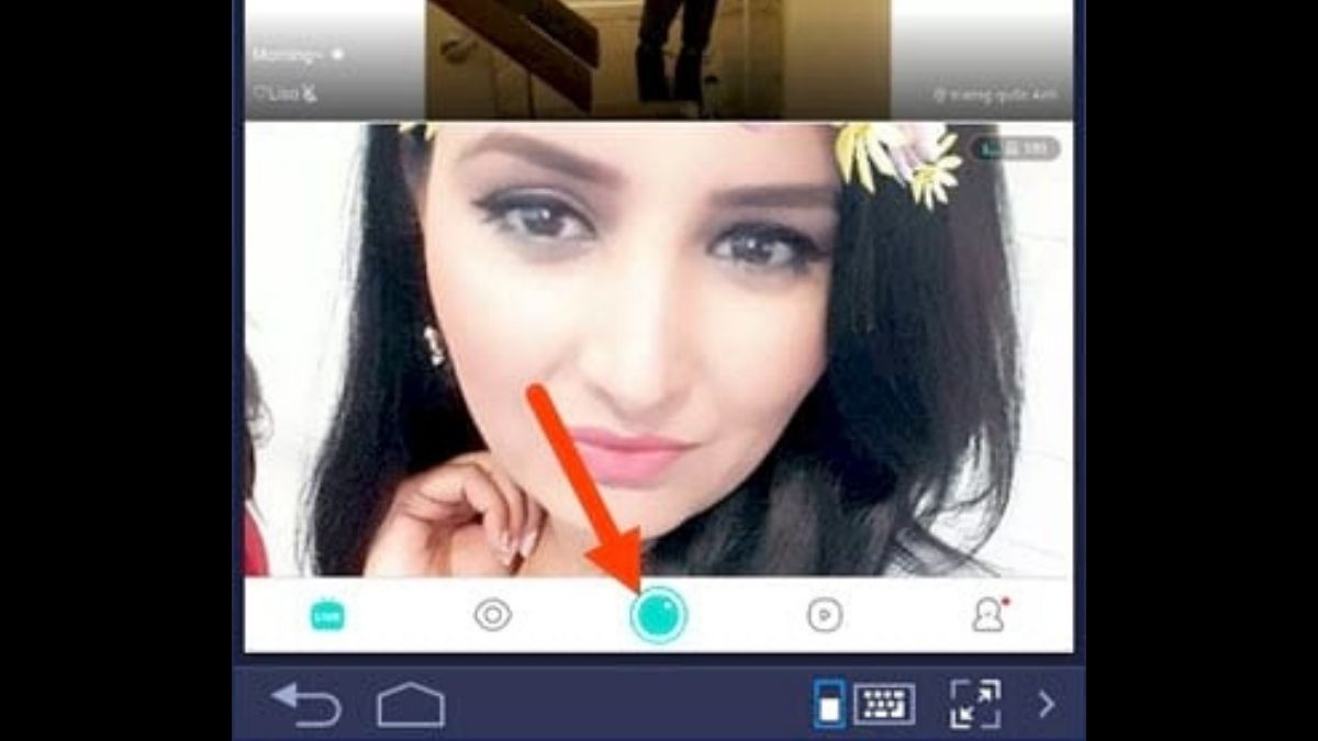 Trên giao diện chính của Bigo Live, nhấn vào biểu tượng camera ở giữa màn hình