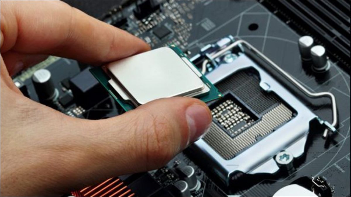 Khi chọn mua laptop, bạn sẽ thường thấy các ký hiệu như Intel Core i3, i5, i7, i9, hoặc AMD Ryzen 3, 5, 7, 9