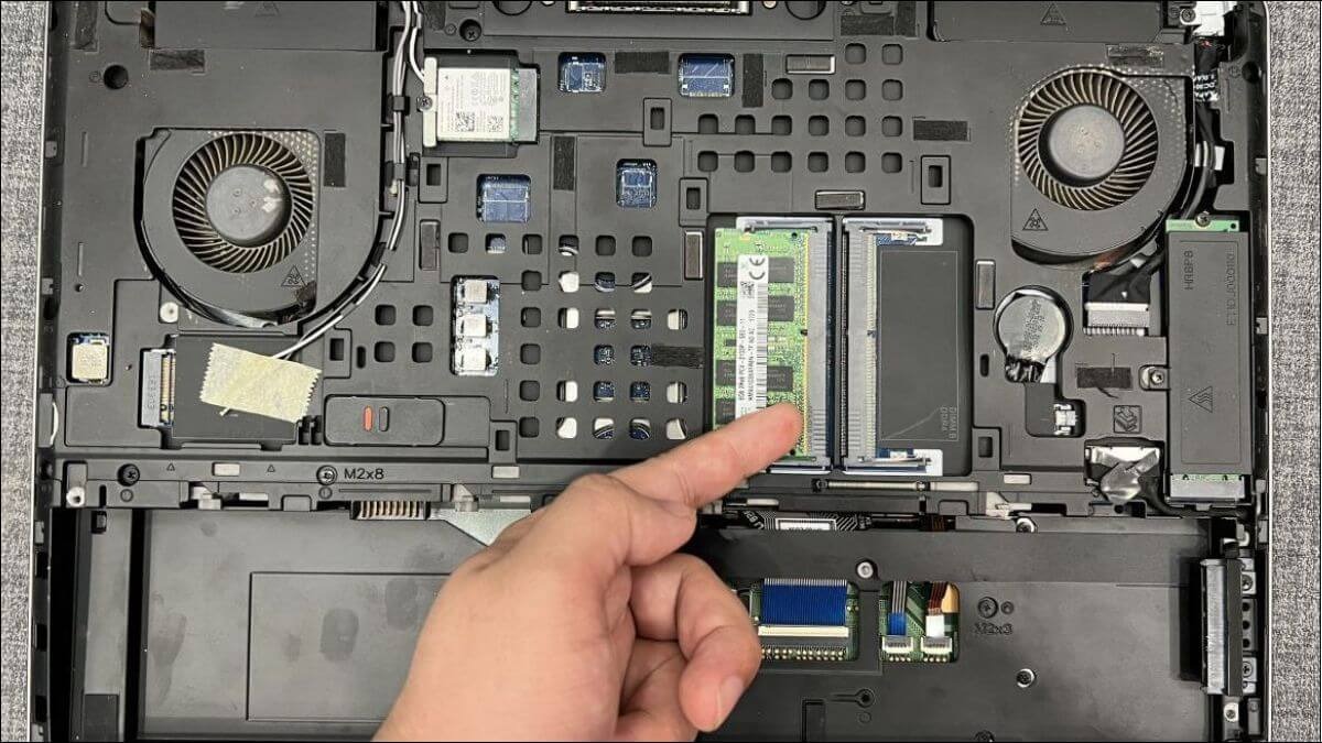 Khả năng nâng cấp RAM là một yếu tố quan trọng cần xem xét khi mua laptop