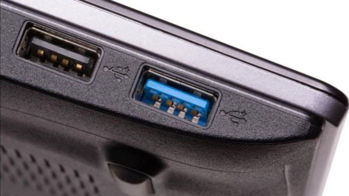 Cổng USB hình chữ nhật truyền thống, được sử dụng để kết nối với các thiết bị như chuột, bàn phím, ổ cứng ngoài, USB