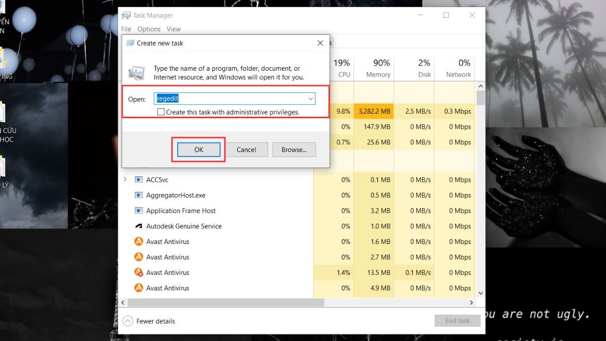 Sau đó, bạn chọn File, chọn Run new task rồi nhập lệnh “regedit.exe” và nhấn OK để mở Registry trên giao diện của Task Manager.