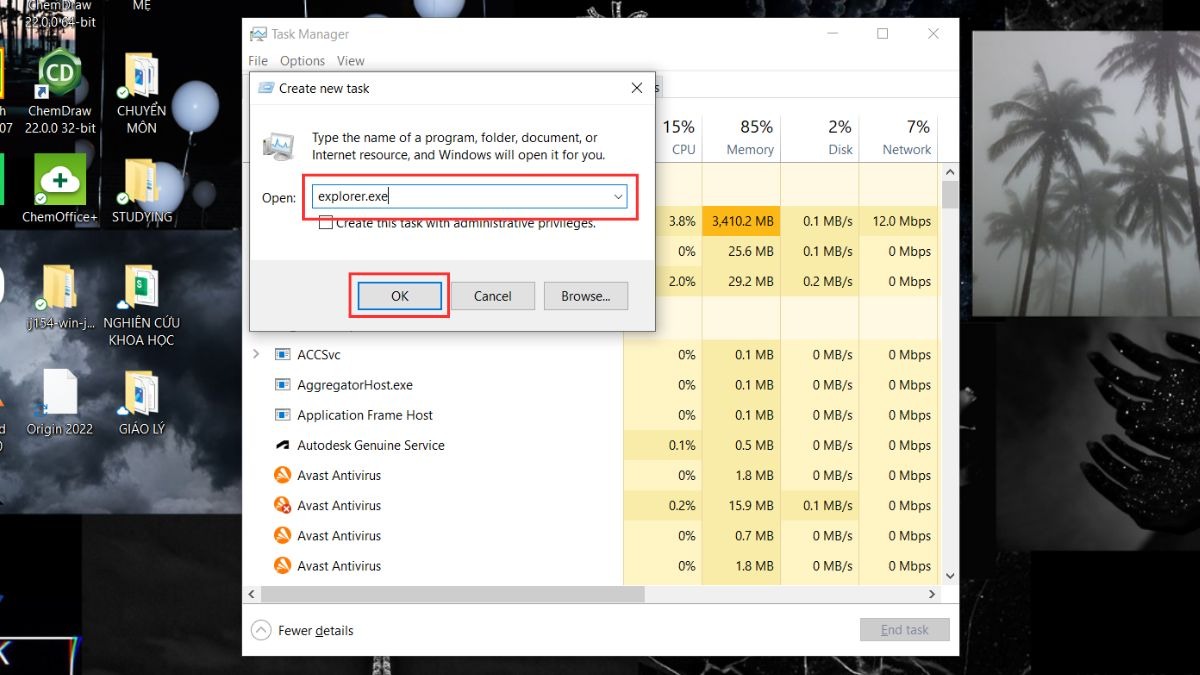 Để khắc phục tình trạng màn hình, bạn có thể kích hoạt lại Windows Explorer thông qua Task Manager.
