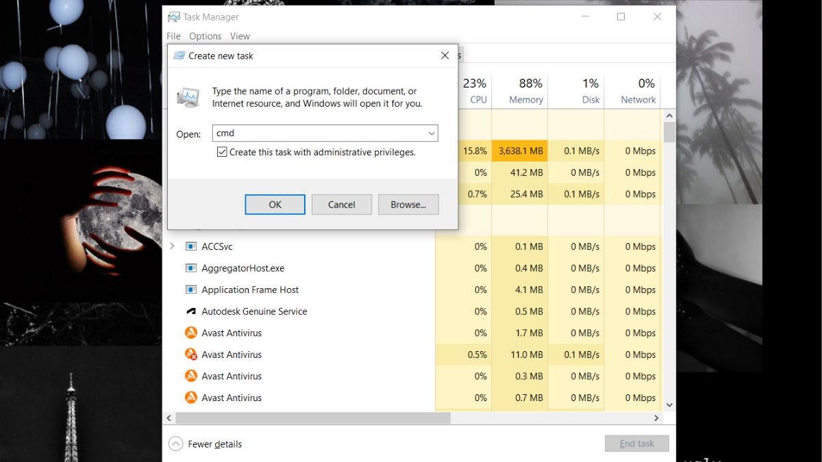 Nhấn tổ hợp phím Ctrl + Shift + Esc để mở Task Manager. Sau đó, bạn click vào File ở góc trên bên trái của cửa sổ, chọn Run new task, rồi nhập cmd vào ô Open và tích vào ô Create this task with administrative privileges, rồi nhấn OK.