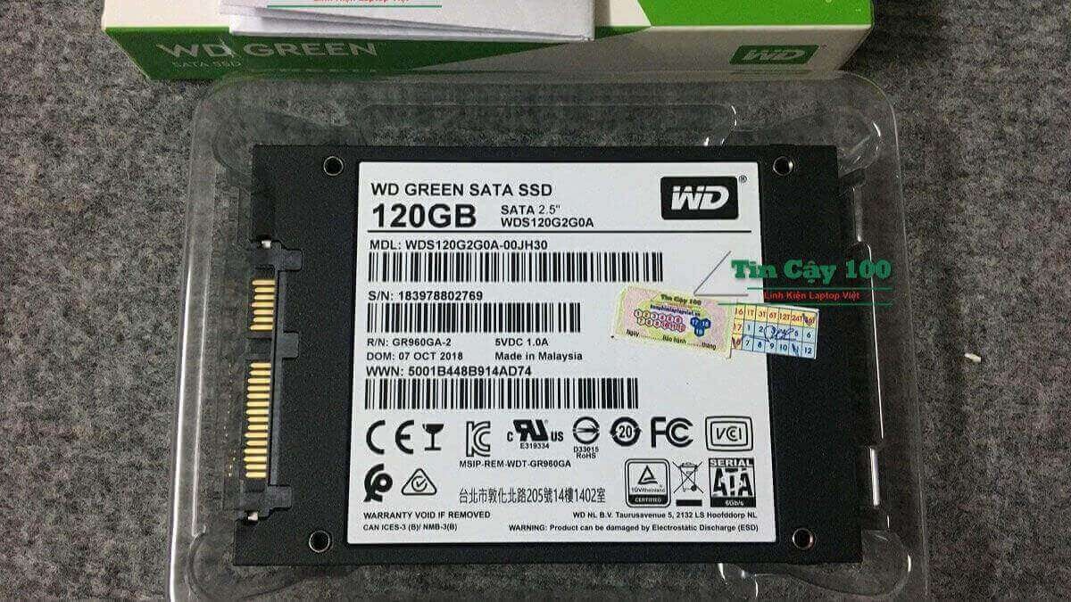 SSD 2.5 inch SATA là một trong những loại ổ cứng SSD phổ biến nhất, đặc biệt là cho việc nâng cấp từ ổ cứng HDD truyền thống.