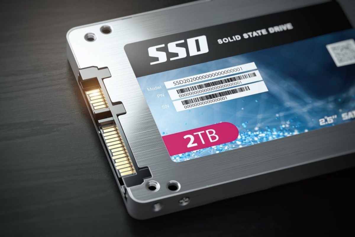 Tốc độ xử lý dữ liệu nhanh chóng của SSD giúp bạn tiết kiệm thời gian và tăng năng suất làm việc đáng kể