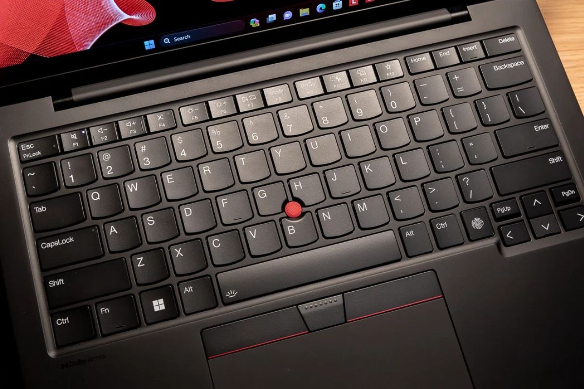 Trải nghiệm bàn phím và touchpad trên Lenovo ThinkPad X1 Carbon Gen 12