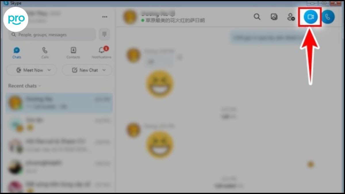 Bước 4: Tại cửa sổ trò chuyện,nhấn vào nút Gọi video có biểu tượng Camera góc phải màn hình