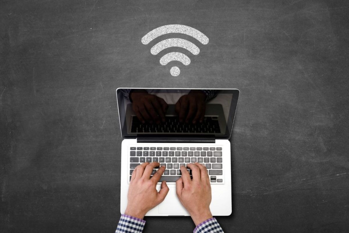 Driver WiFi có thể hiểu đơn giản là người phiên dịch giữa laptop của bạn và mạng WiFi