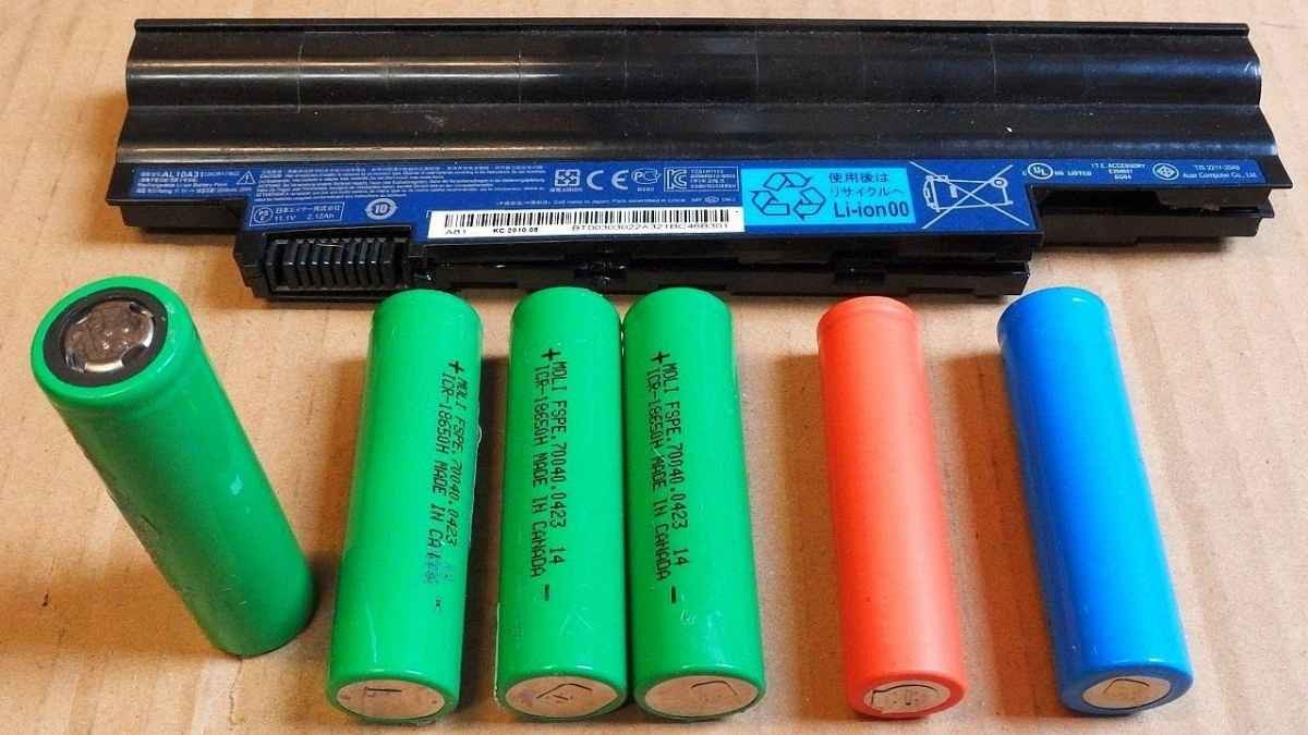 Việc thay cell pin khá phức tạp, mất thời gian và đòi hỏi kỹ thuật