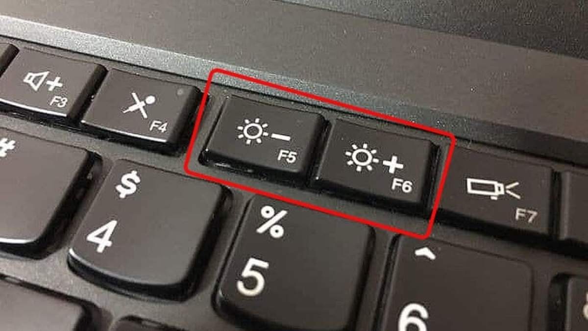 Giảm độ sáng màn hình xuống mức phù hợp để tiết kiệm pin