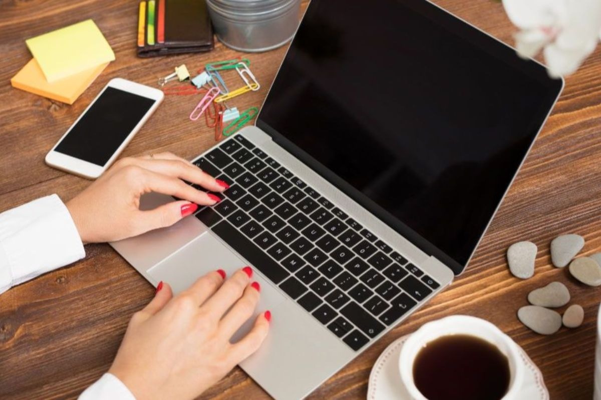Nếu ổ cứng bị hỏng, laptop sẽ không thể khởi động vào hệ điều hành