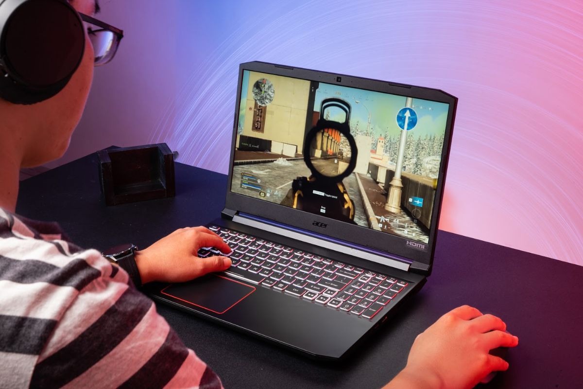 Mở game đồ họa cao hoặc ứng dụng chỉnh sửa ảnh/video để kiểm tra card màn hình laptop Dell