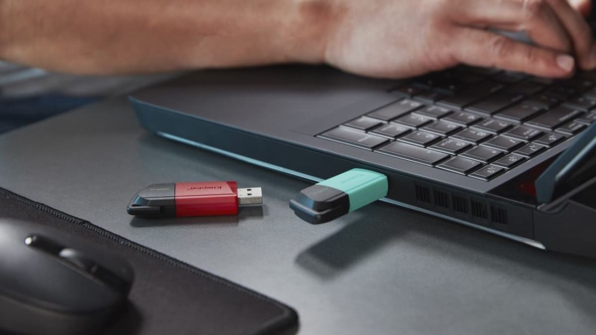Lấy dữ liệu bằng cách sử dụng box chuyển đổi ổ cứng sang USB
