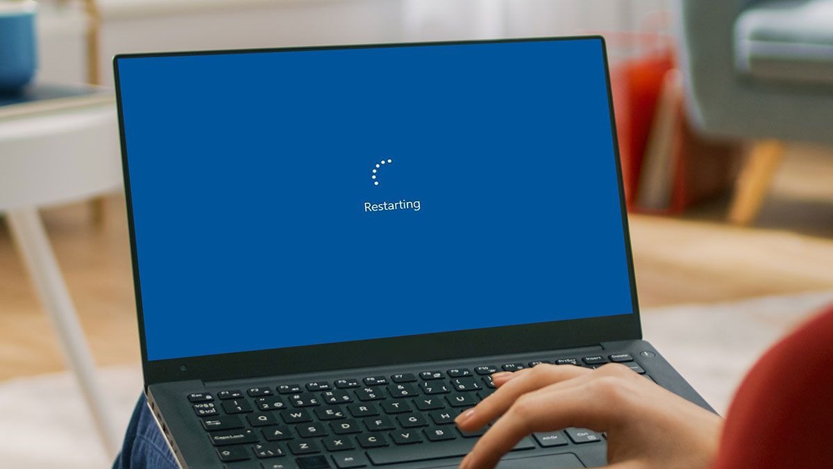 Một trong những cách sửa lỗi cổng usb nhanh chóng và đơn giản nhất bạn nên thử là khởi động lại máy tính. Thao tác này giúp hệ thống đóng tất cả các ứng dụng và tiến trình đang chạy, đồng thời làm mới bộ nhớ.