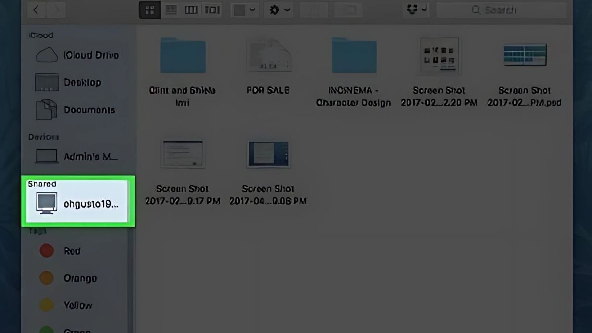 Mở Finder trên một trong hai máy Mac