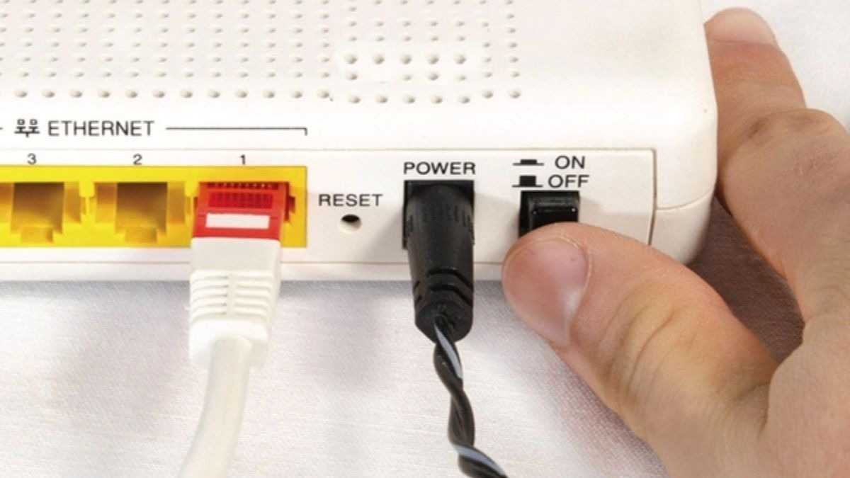 Khởi động lại Router