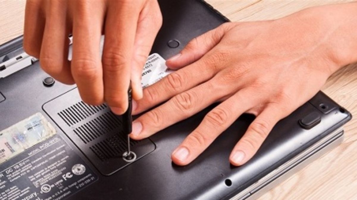 Việc nâng cấp RAM không quá phức tạp