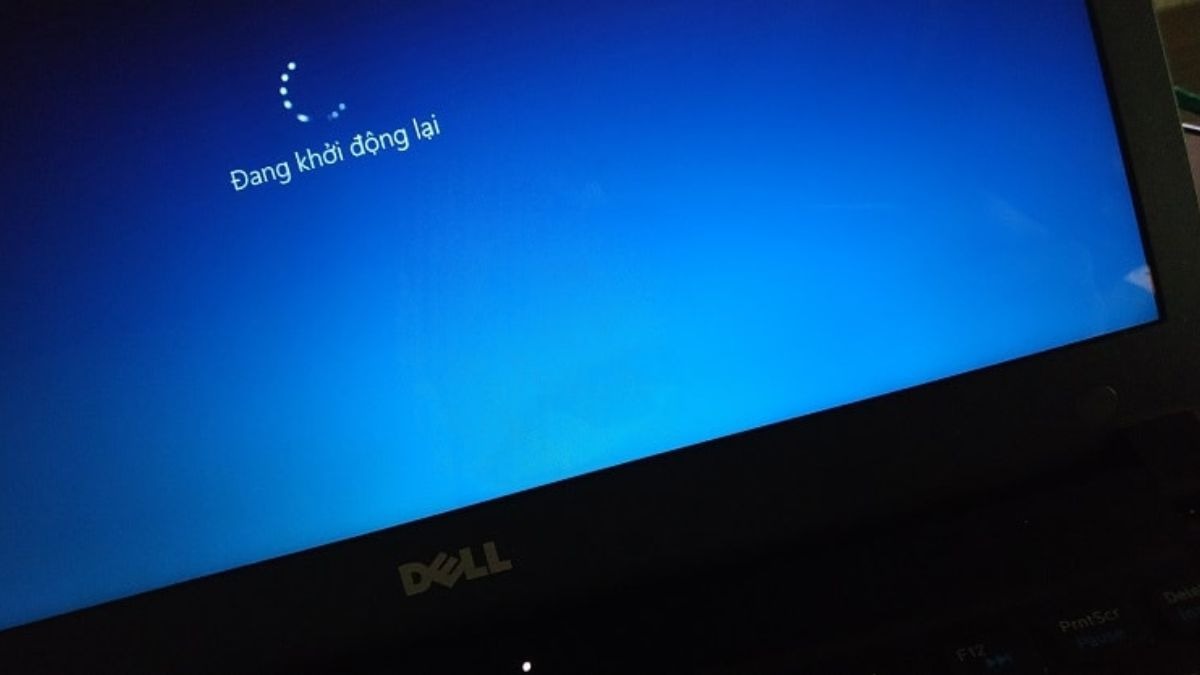 Khởi động lại máy tính là một cách đơn giản và hiệu quả để giải phóng RAM