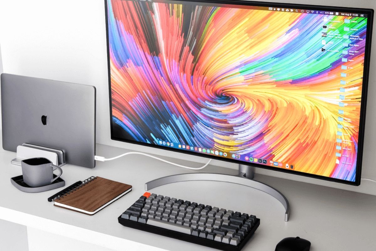 Việc biến hình laptop thành PC sẽ giúp các bạn có một tư thế làm việc chuẩn hơn