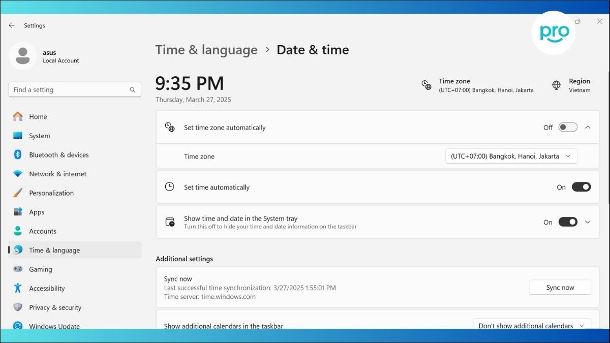 Vào Settings > Time & Language >  Date & time để cài đặt ngày giờ