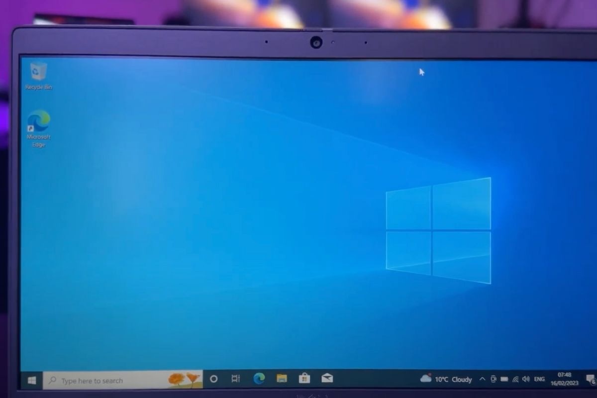 Dell Latitude 5550 sở hữu màn hình lớn, sắc nét