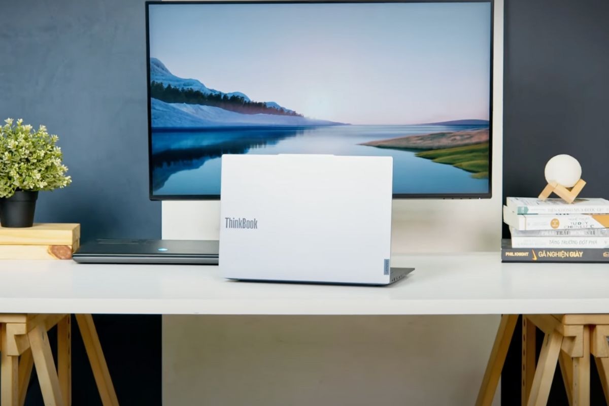 Lenovo ThinkBook 14 G7+ ASP 2025 có ngoại hình mỏng, nhẹ nhưng chắc chắn
