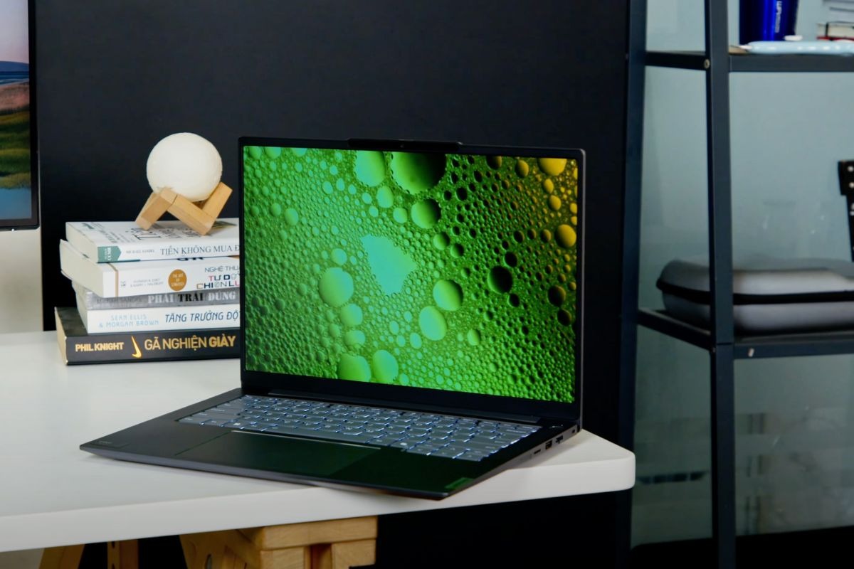 Lenovo ThinkBook 14 G7+ ASP 2025 sở hữu màn hình chống chói với độ phân giải cao sắc nét