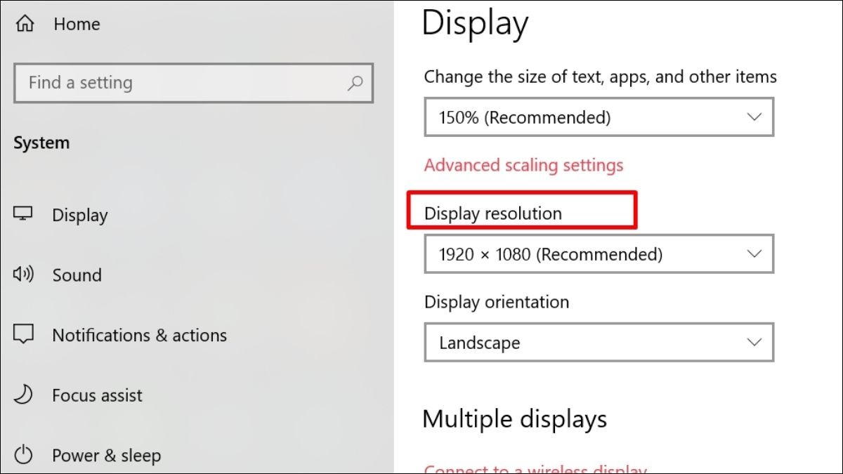Trong mục Display resolution, chọn độ phân giải khuyến nghị (Recommended)