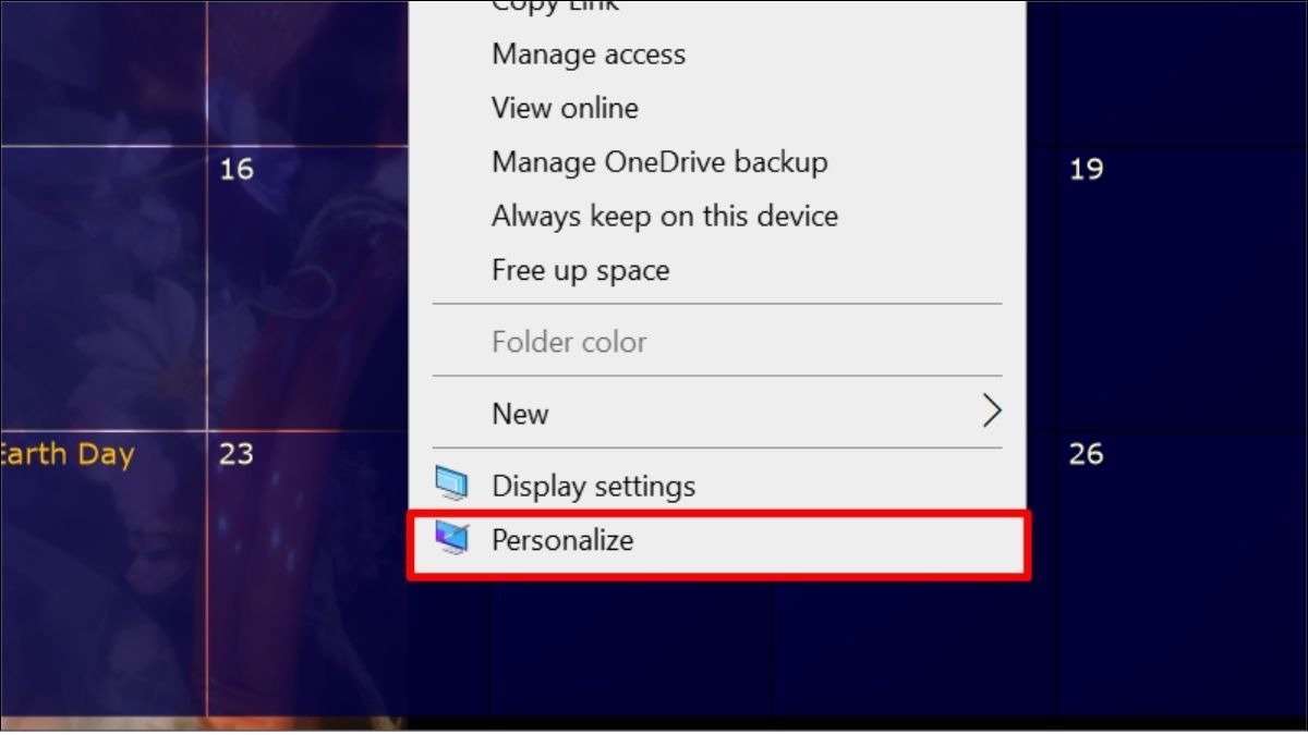 Click chuột phải vào màn hình Desktop -> Chọn Personalize