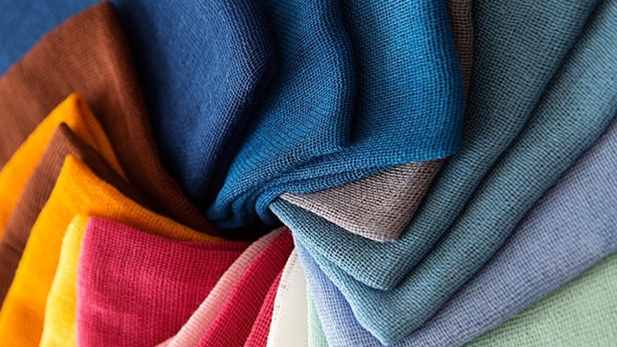 Vải chenille có bề mặt mềm mại, mịn màng