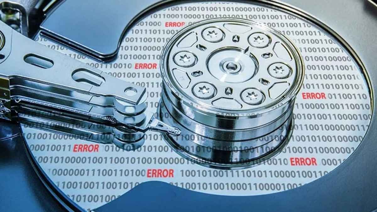 Ổ cứng bị bad sector, lỗi vật lý, hoặc dung lượng đầy có thể dẫn đến lỗi Windows
