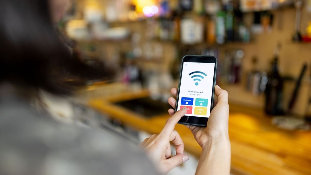 Thử di chuyển đến vị trí có sóng di động mạnh hơn trên iPhone.