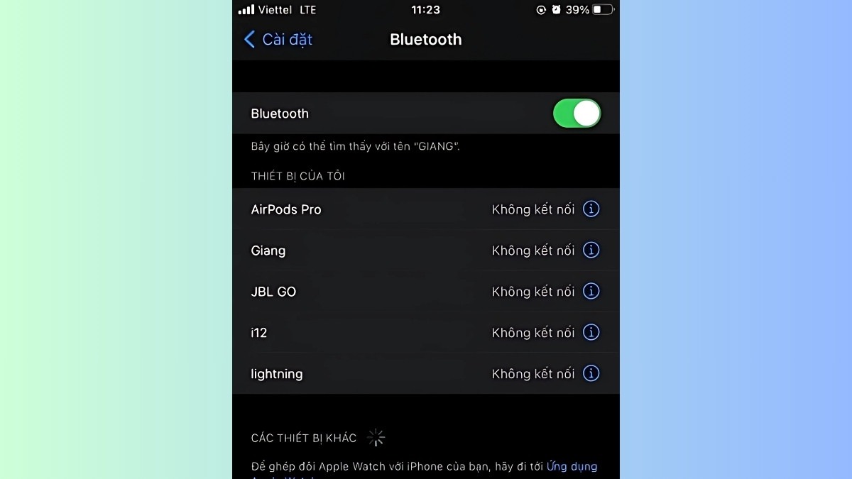 Trên iPhone, vào Cài đặt > Bluetooth và bật Bluetooth